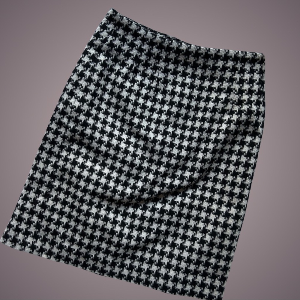 J.G. Hook Vintage Black and White Houndstooth Pencil Skirt